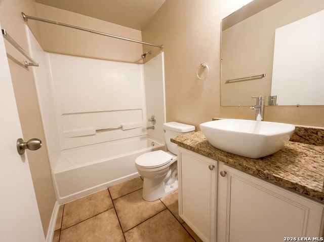 Listing photo id 5 for 517 5th  