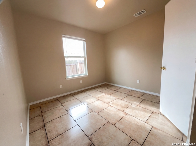 Listing photo id 6 for 517 5th  