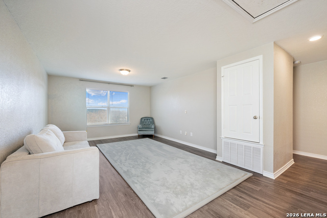 Image 18 of 41 For 7814 Blackhawk Pass