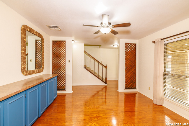 Image 12 of 51 For 209 Coventry Ln.