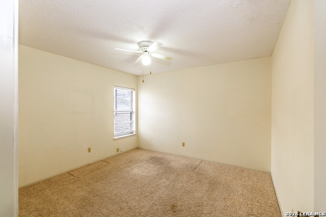 Image 30 of 51 For 209 Coventry Ln.