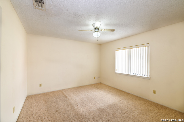 Image 32 of 51 For 209 Coventry Ln.