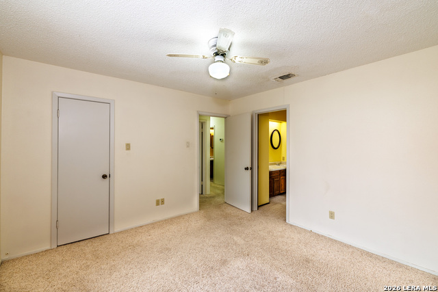 Image 33 of 51 For 209 Coventry Ln.