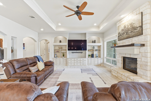 Image 10 of 62 For 115 Eli Chandler E