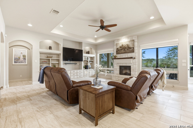 Image 7 of 62 For 115 Eli Chandler E