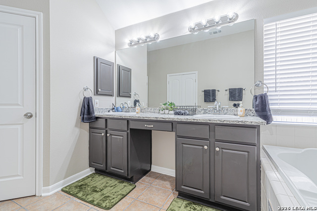 Listing photo id 21 for 1815 Indian Paint Brush