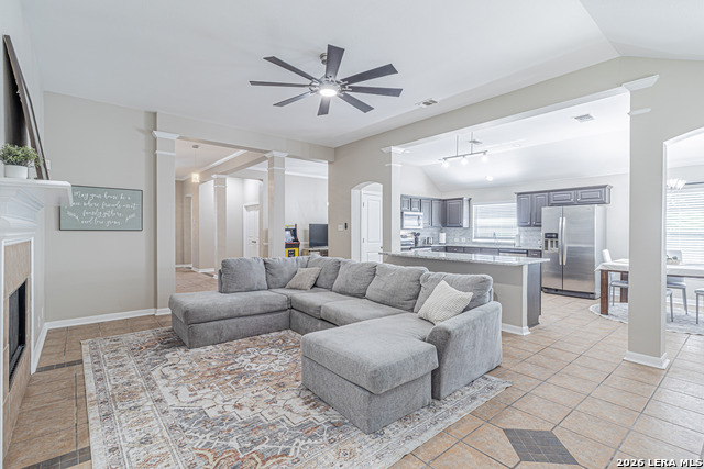 Listing photo id 7 for 1815 Indian Paint Brush