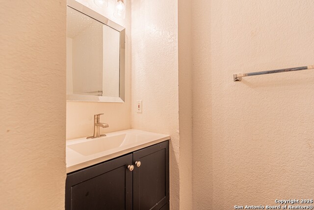 Image 15 of 50 For 416 Irongate Rdg