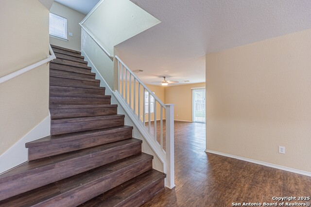 Image 25 of 50 For 416 Irongate Rdg