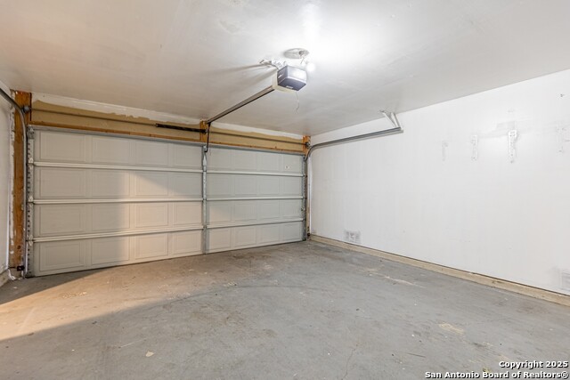 Image 46 of 50 For 416 Irongate Rdg