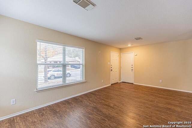 Image 6 of 50 For 416 Irongate Rdg