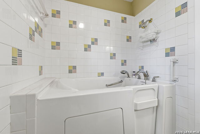 Image 16 of 58 For 819 Pecan St.