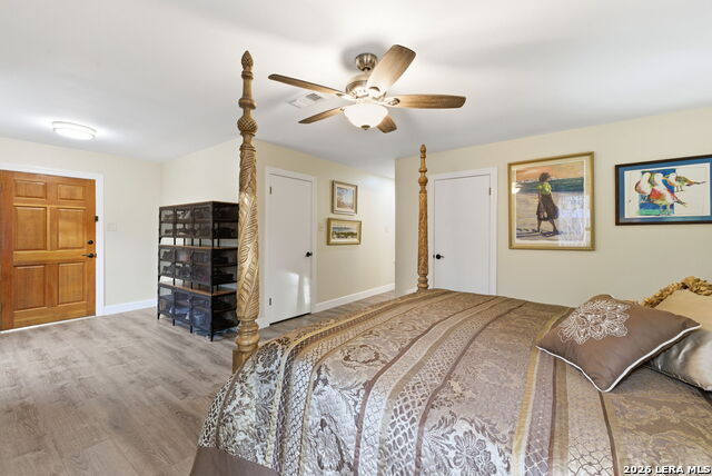 Image 21 of 58 For 819 Pecan St.