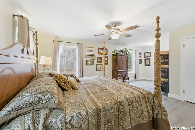 Image 22 of 58 For 819 Pecan St.