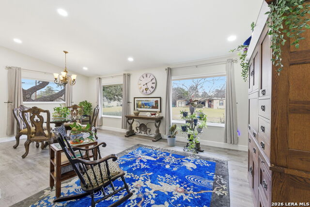 Image 28 of 58 For 819 Pecan St.