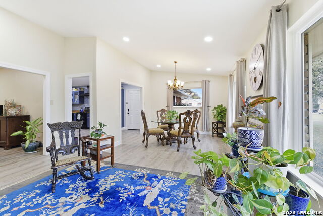 Image 29 of 58 For 819 Pecan St.