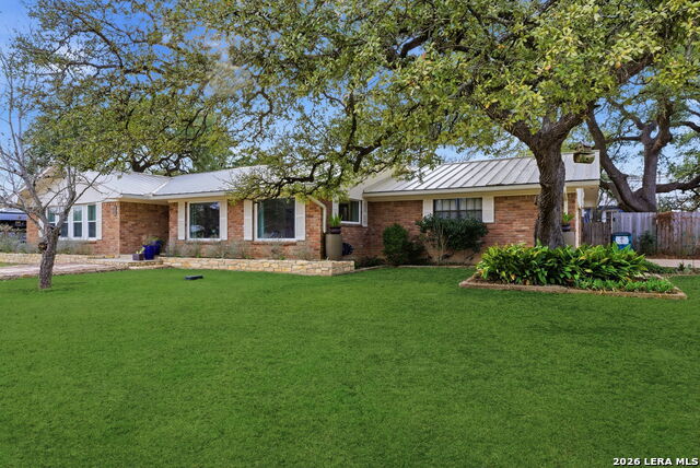 Image 3 of 58 For 819 Pecan St.