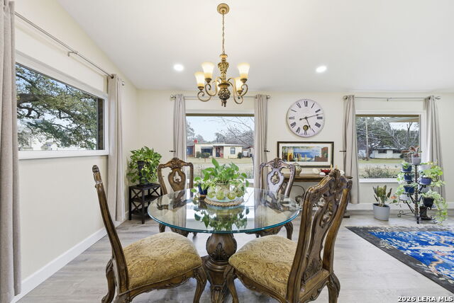 Image 31 of 58 For 819 Pecan St.