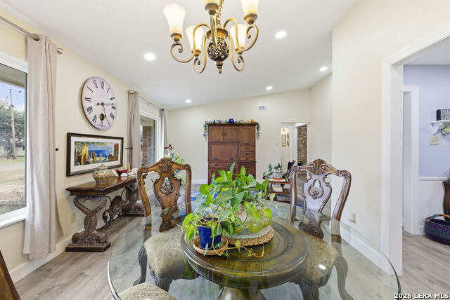 Image 32 of 58 For 819 Pecan St.