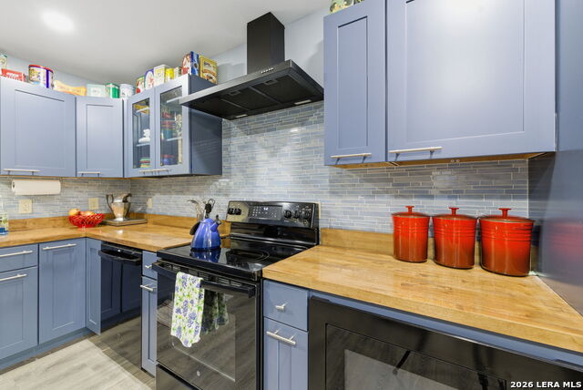 Image 35 of 58 For 819 Pecan St.