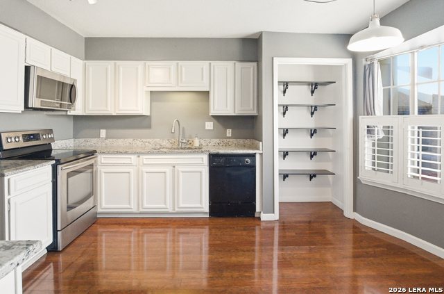 Image 11 of 39 For 7711 Callaghan  Apt 404