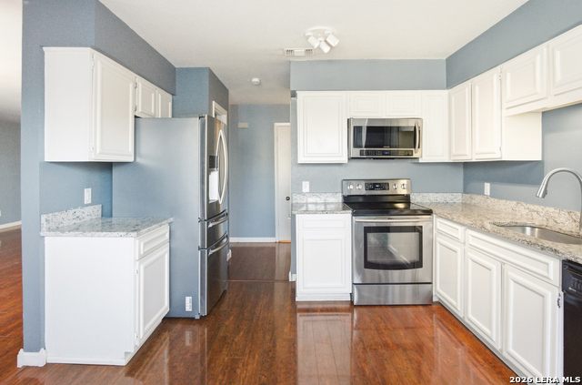 Image 13 of 39 For 7711 Callaghan  Apt 404