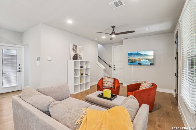 Image 13 of 36 For 311 Evergreen #1 E