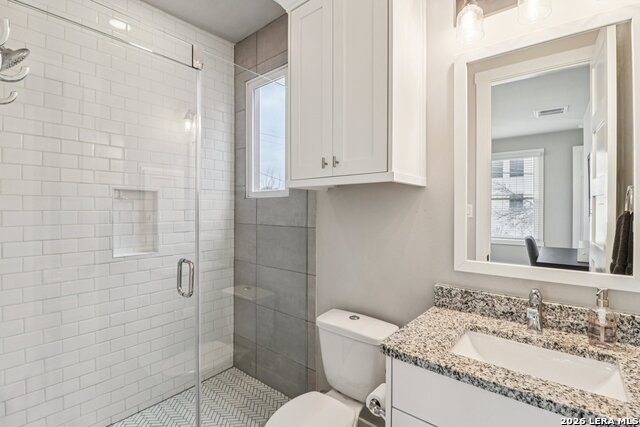 Image 23 of 36 For 311 Evergreen #1 E