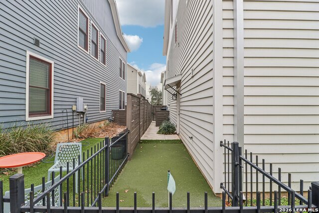 Image 30 of 36 For 311 Evergreen #1 E