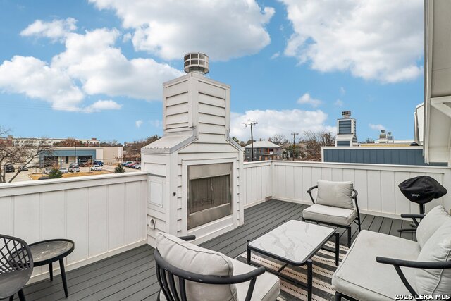 Image 34 of 36 For 311 Evergreen #1 E