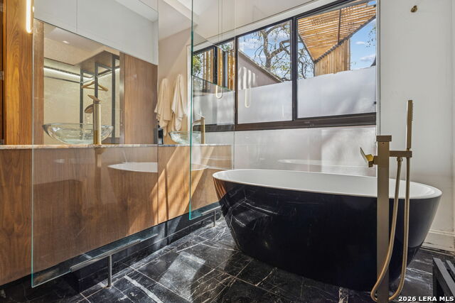 Image 25 of 43 For 4139 Cliff Oaks