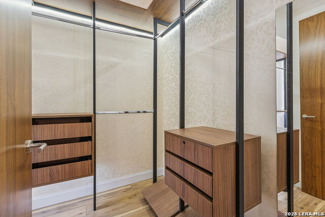 Image 26 of 43 For 4139 Cliff Oaks