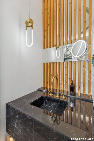 Image 29 of 43 For 4139 Cliff Oaks