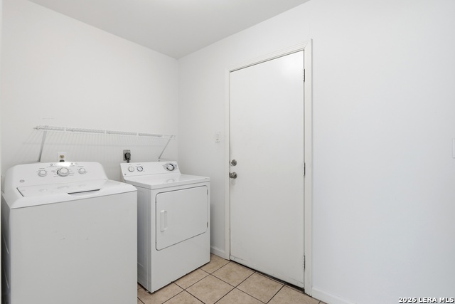 Image 17 of 39 For 6422 Ridge Circle Dr