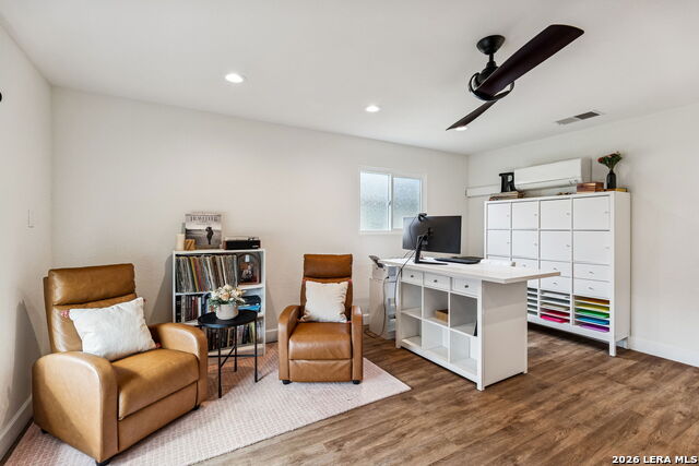 Image 18 of 41 For 2151 Gruene  