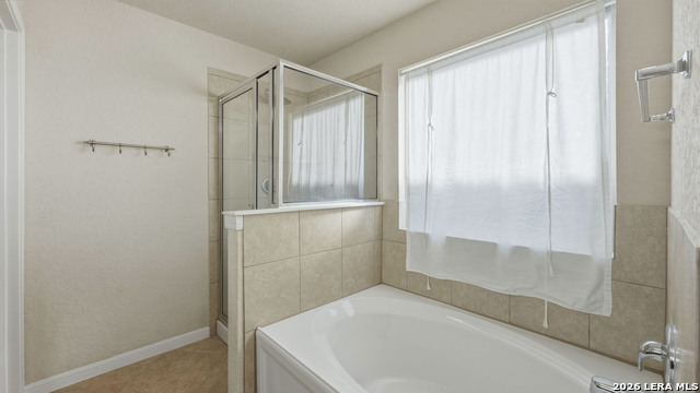 Image 28 of 47 For 2724 Scarlet Tanger