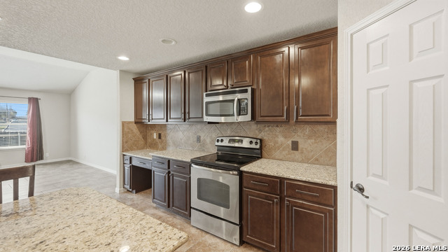 Image 3 of 47 For 2724 Scarlet Tanger