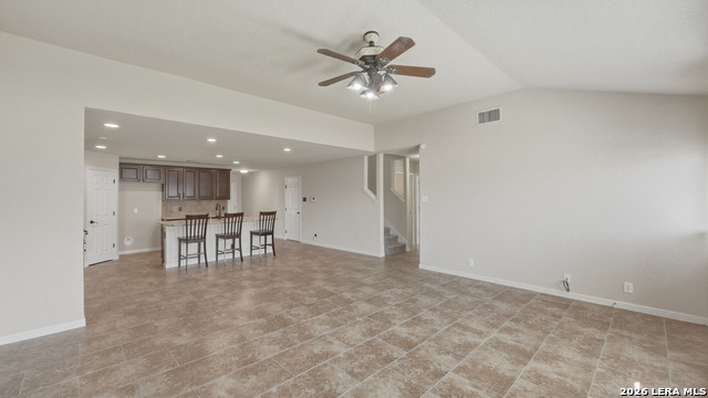 Image 40 of 47 For 2724 Scarlet Tanger