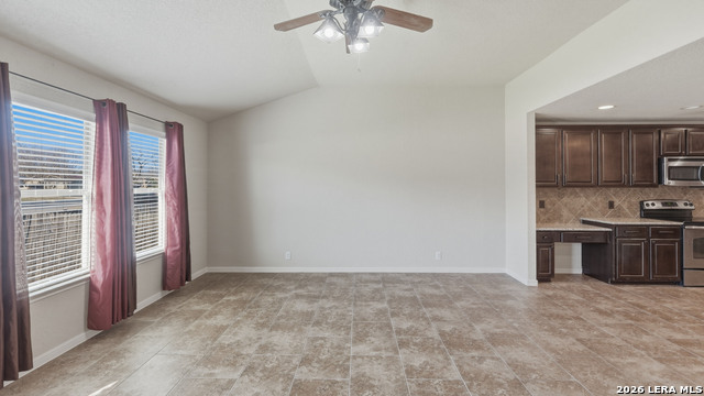 Image 42 of 47 For 2724 Scarlet Tanger