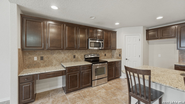 Image 5 of 47 For 2724 Scarlet Tanger