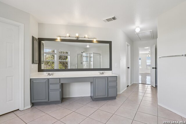 Image 28 of 82 For 6610 Kings Crown E