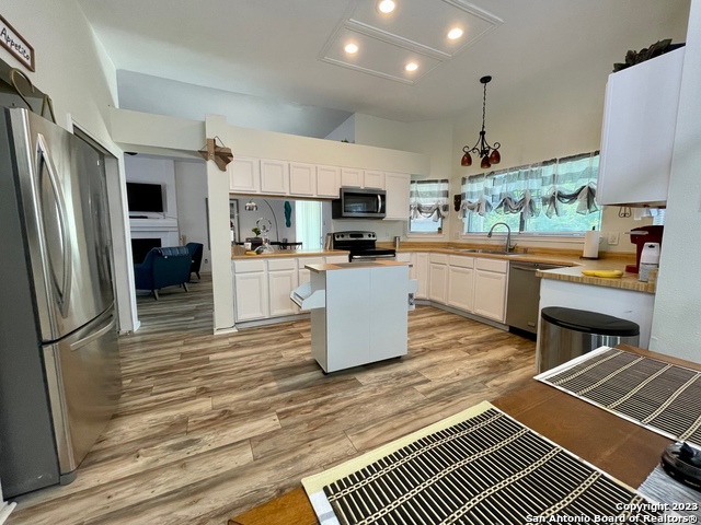 Image 9 of 18 For 6111 Quail Feather Ln