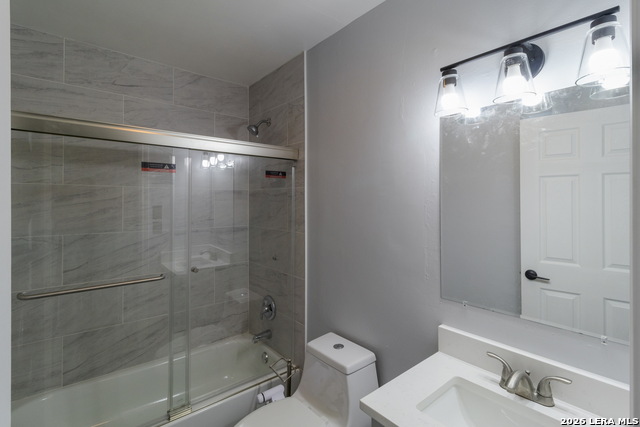 Image 21 of 26 For 5846 Castle  