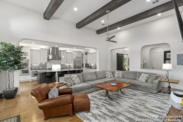 Image 22 of 59 For 75 Mariposa Parkway E