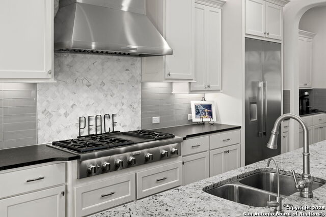 Image 25 of 59 For 75 Mariposa Parkway E