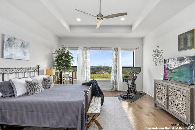 Image 28 of 59 For 75 Mariposa Parkway E