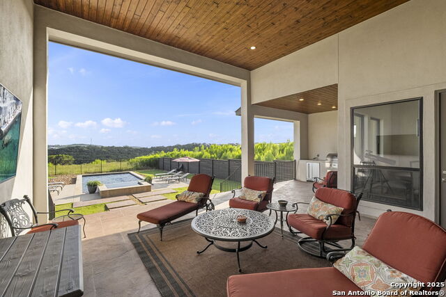 Image 3 of 59 For 75 Mariposa Parkway E