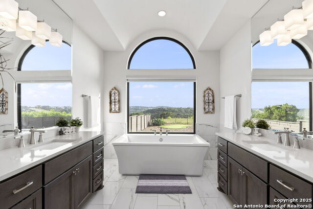 Image 31 of 59 For 75 Mariposa Parkway E