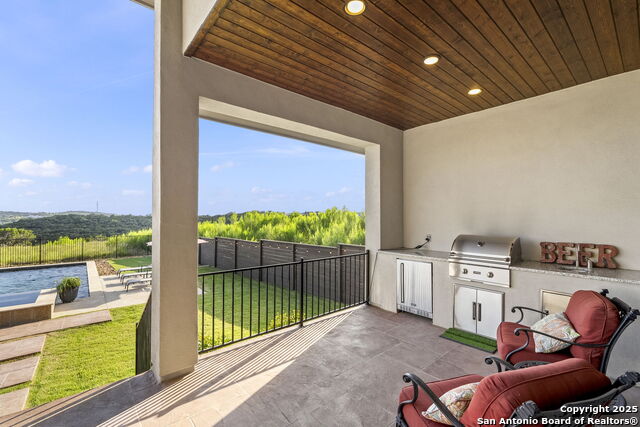 Image 4 of 59 For 75 Mariposa Parkway E