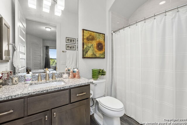 Image 40 of 59 For 75 Mariposa Parkway E